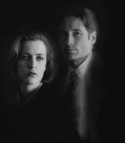 Scully and Mulder: cover photo from the X-Files Magazine Issue 3